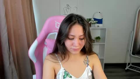bellalovesss online show from February 28, 2025, 8:20 am