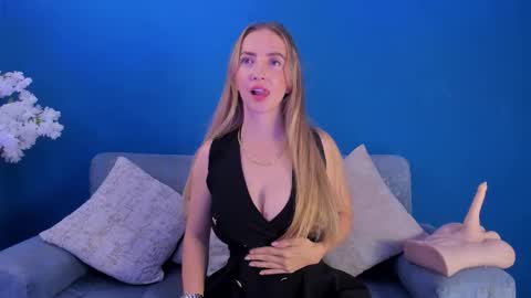 Bella Marie online show from November 17, 2025, 9:20 pm