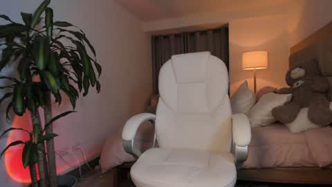 Snapshot of bellamia_ chatting on February 2, 2025, 12:30 am Bella Mia online show from February 2, 2025, 12:30 am