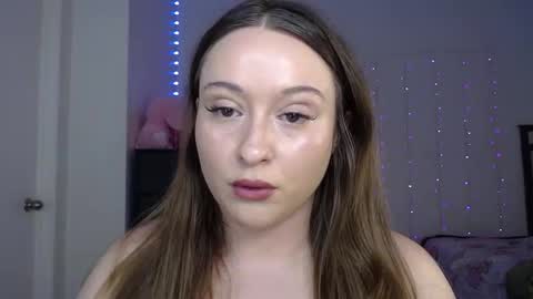 Snapshot of bellamonroee chatting on January 5, 2025, 8:43 am Bella Monroe online show from January 5, 2025, 8:43 am