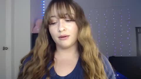 Snapshot of bellamonroee chatting on January 30, 2025, 5:09 am Bella Monroe online show from January 30, 2025, 5:09 am