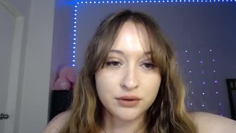 Snapshot of bellamonroee chatting on February 7, 2025, 5:31 am Bella Monroe online show from February 7, 2025, 5:31 am