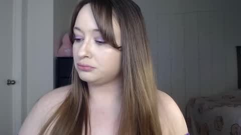 Snapshot of bellamonroee chatting on February 28, 2025, 5:37 am Bella Monroe online show from February 28, 2025, 5:37 am