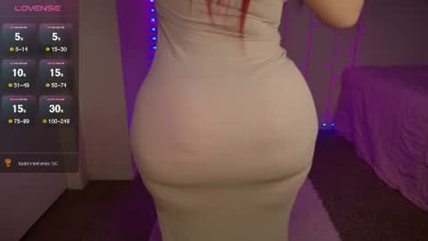 Snapshot of bellamonroee chatting on July 28, 2026, 5:14 am Bella Monroe online show from July 28, 2026, 5:14 am