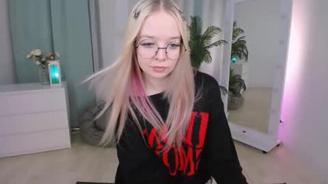 Bella online show from March 6, 2026, 12:56 pm