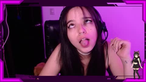 Bella Monteluna online show from October 28, 2025, 1:31 am