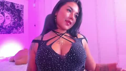 bellamour_ online show from May 7, 2026, 12:38 am