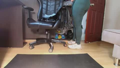 Snapshot of bellangel_ chatting on September 23, 2025, 10:24 pm Camille  online show from September 23, 2025, 10:24 pm