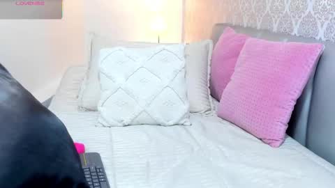 Bella Nix big tits online show from December 20, 2025, 3:35 am