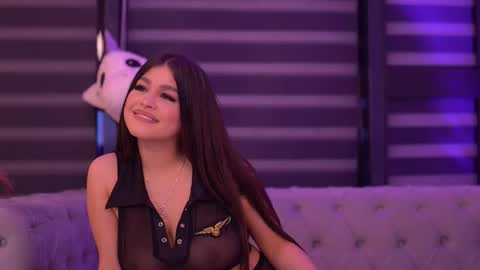 Bella online show from September 22, 2025, 6:10 pm