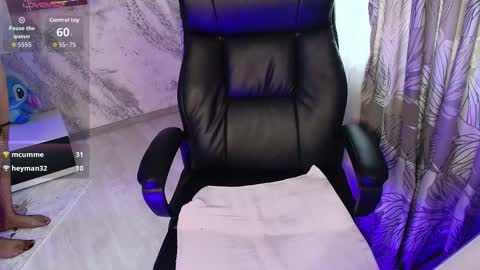 Bellanoirsxs online show from November 24, 2025, 8:25 am