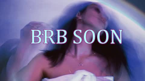 bellaparker_ online show from May 8, 2026, 10:09 am