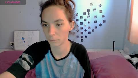 bellaqueen0701 online show from November 21, 2025, 10:03 am