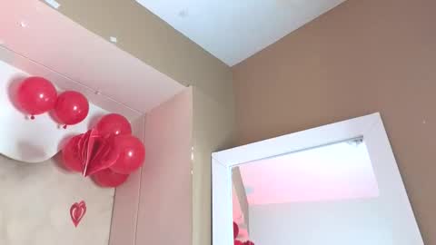 bellarooux online show from February 16, 2026, 1:29 pm