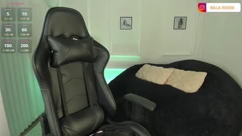 CALL ME BELLA online show from November 28, 2025, 2:14 am