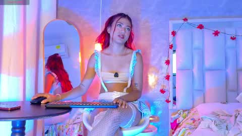 BellaSanderrs online show from April 14, 2026, 11:27 am