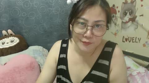 Bella online show from December 24, 2024, 7:33 pm