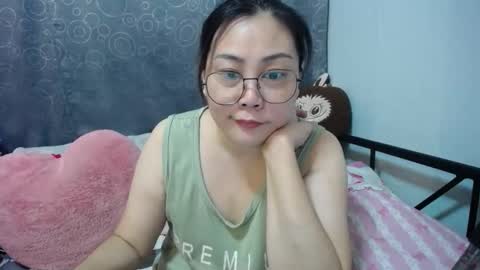 Bella online show from October 10, 2025, 12:04 pm