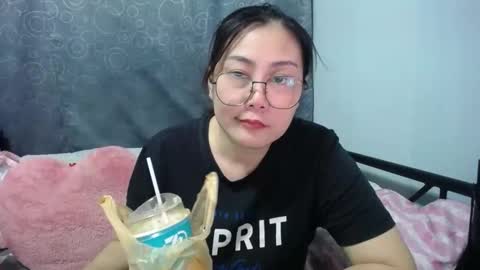 Bella online show from October 17, 2025, 4:59 am