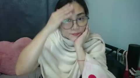 Bella online show from May 12, 2026, 9:01 pm
