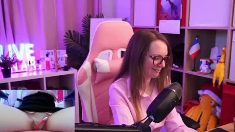 Snapshot of belle_alice chatting on April 23, 2026, 12:29 pm Alice online show from April 23, 2026, 12:29 pm
