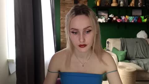 Snapshot of belle_vill chatting on October 4, 2025, 4:10 am Belle online show from October 4, 2025, 4:10 am