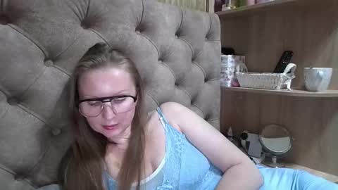 Amelia online show from September 12, 2025, 5:24 pm