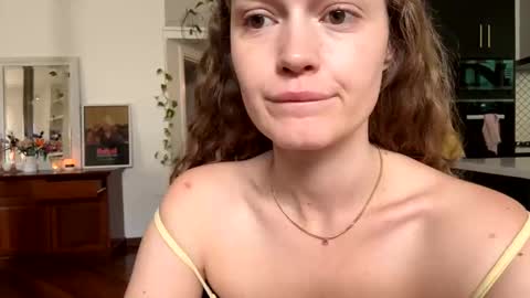 BELLE   online show from December 3, 2024, 1:52 am