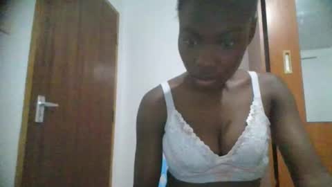 Snapshot of beller_anner chatting on September 23, 2025, 8:12 pm beller_anner online show from September 23, 2025, 8:12 pm