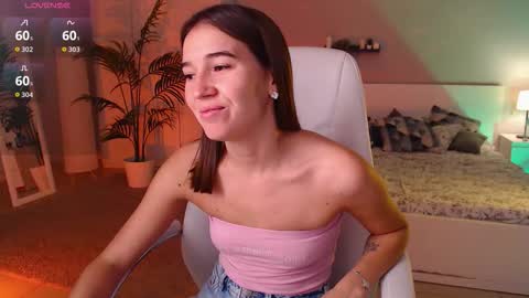 Snapshot of bellla_haddid chatting on September 10, 2025, 12:32 am Bella online show from September 10, 2025, 12:32 am