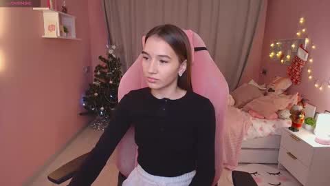 Bella online show from December 21, 2025, 3:02 am