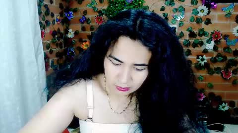 Snapshot of belly_silky chatting on January 15, 2025, 1:45 am Belly online show from January 15, 2025, 1:45 am