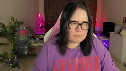 LinaBoo online show from October 10, 2025, 5:45 pm