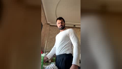 Baba  muscle gay uncut bigass anal man men straight Bi online show from March 12, 2026, 9:26 am