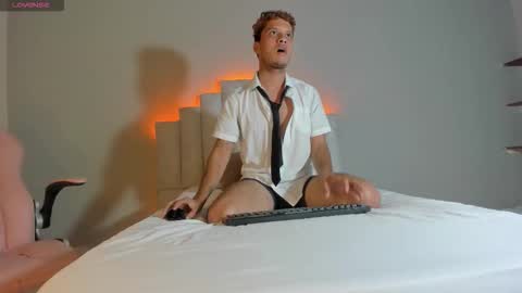 ben___8 online show from February 6, 2026, 8:01 pm