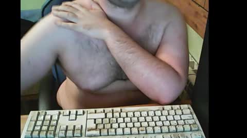 bender_35 online show from November 7, 2025, 6:19 pm