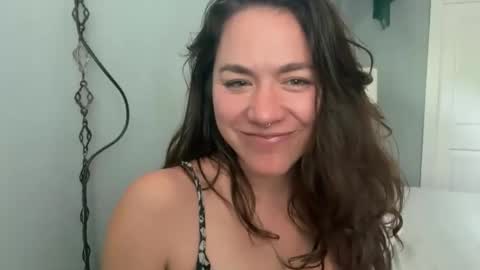 Snapshot of bendlikebecks chatting on April 3, 2026, 2:04 pm bendlikebecks online show from April 3, 2026, 2:04 pm