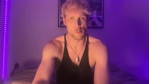 Snapshot of bendoverxo chatting on February 12, 2026, 7:03 am bendoverxo online show from February 12, 2026, 7:03 am