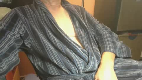 Snapshot of bendrinkin chatting on September 28, 2025, 10:09 am bendrinkin online show from September 28, 2025, 10:09 am