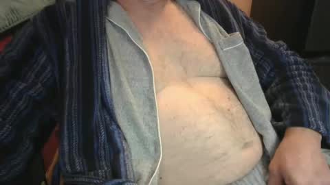 Snapshot of bendrinkin chatting on November 17, 2025, 10:10 am bendrinkin online show from November 17, 2025, 10:10 am