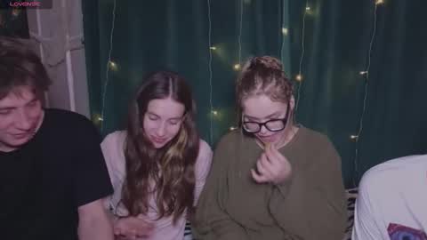 KENDALL  NATHAN online show from February 3, 2026, 6:13 pm