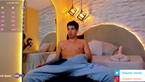 Snapshot of benjamin_more chatting on September 26, 2025, 9:35 am BENJAMIN online show from September 26, 2025, 9:35 am