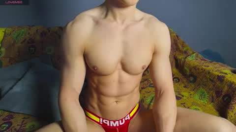 benjaminkarl02 online show from September 15, 2025, 12:16 pm