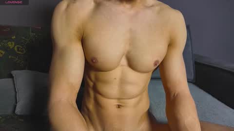 benjaminkarl02 online show from December 4, 2025, 8:45 am