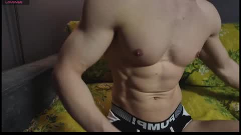 benjaminkarl02 online show from May 10, 2026, 3:17 pm