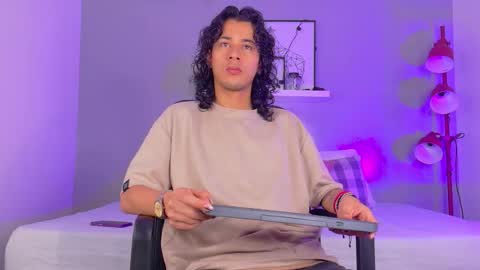 BENJI FIORE online show from September 21, 2025, 1:13 pm