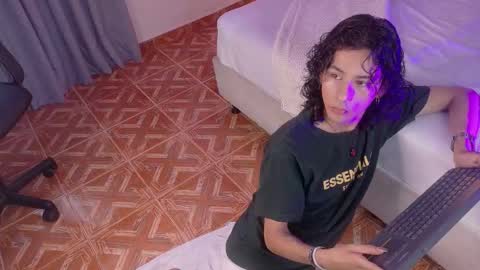 BENJI FIORE online show from October 17, 2025, 7:49 pm