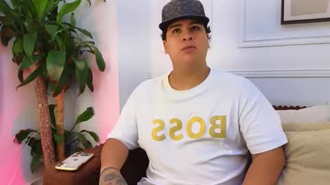 bennett_alejoo online show from March 26, 2026, 7:52 pm