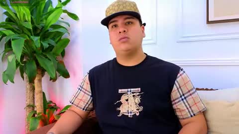 bennett_alejoo online show from May 5, 2026, 6:49 pm