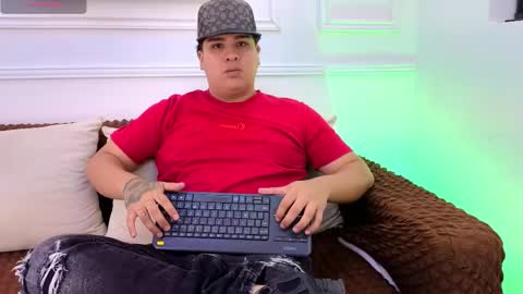 bennett_alejoo online show from May 14, 2026, 7:09 pm